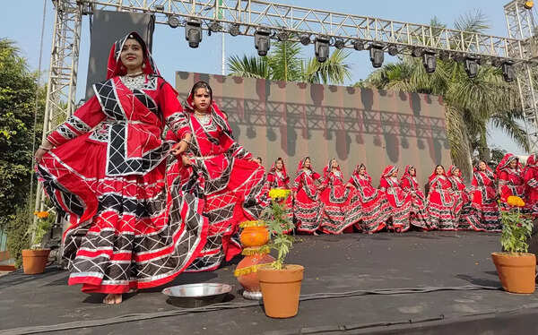 spectacular performances marked the first day of Meerut Mahotsav1.