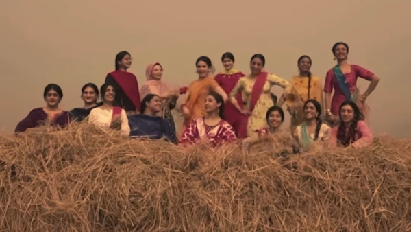 play titled 'Kaur', performed by Muslim actors, tells the story of Sarabjot Kaur, a young woman in 1980s Indian Punjab.