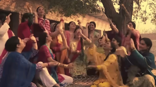 play titled 'Kaur', performed by Muslim actors, tells the story of Sarabjot Kaur, a young woman in 1980s Indian Punjab.