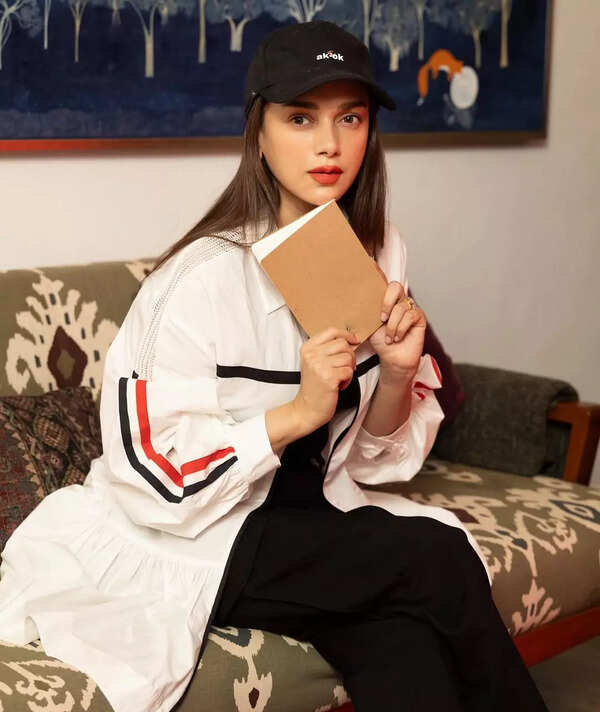 Photo: @aditiraohydari Separate box (1)