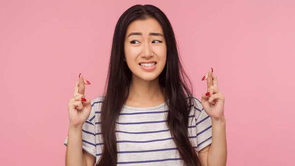 How to spot a liar with vocal and body language cues? | - Times of India
