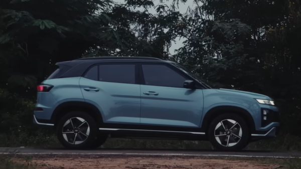 Hyundai Creta EV side angle