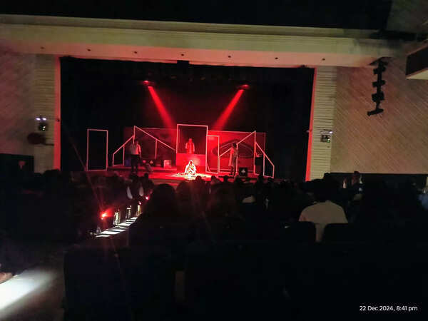 Biswajit Das’s iconic play 'The Queen of Hearts and Ace of Spades' captivates audiences again