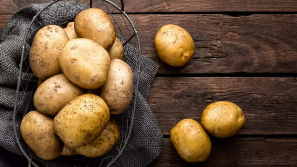 Raw potatoes (3)