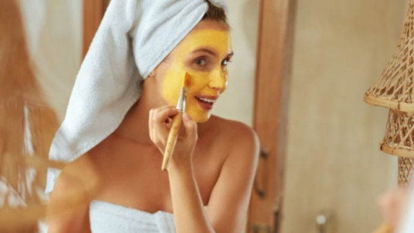 Turmeric and milk face mask