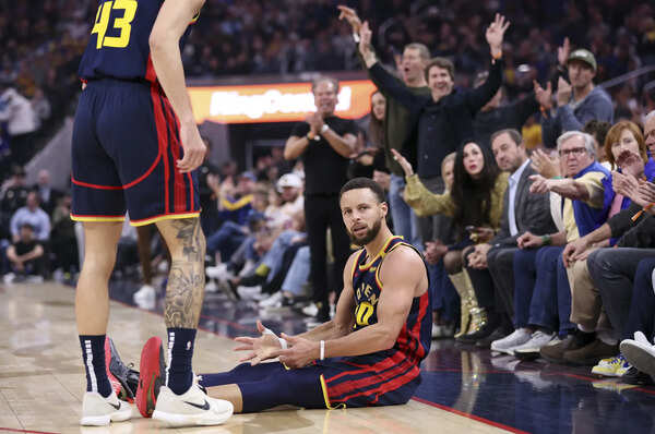 Stephen Curry Credits: Scott Strazzante/San Francisco Chronicle via AP
