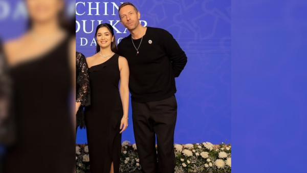 Sara Tendulkar with Coldplay artist Chris Martin