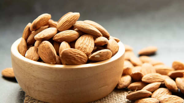 Nutrients in almonds