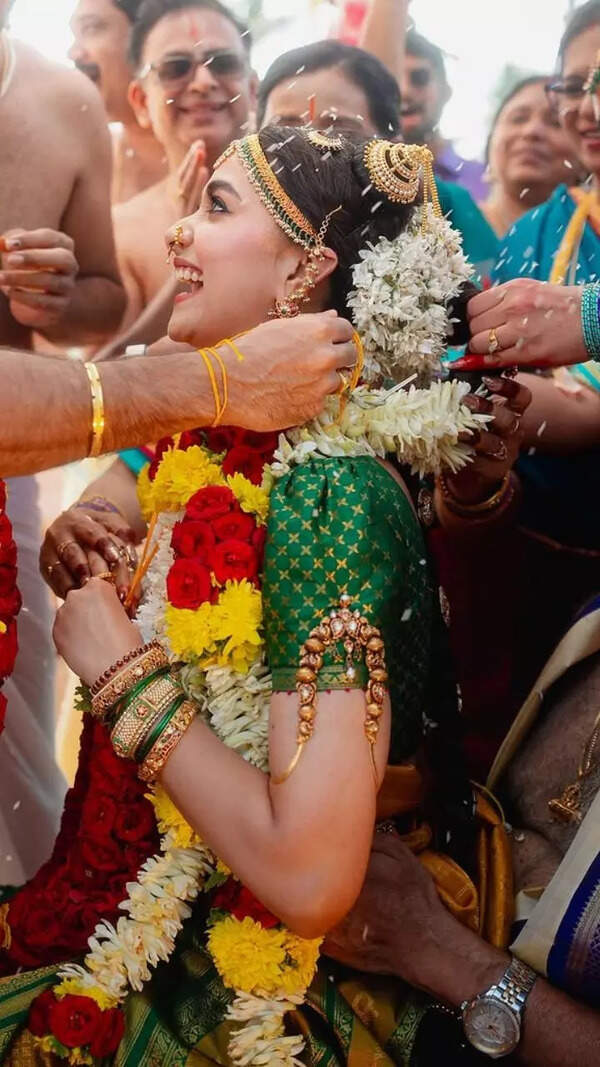 Bajubandh can be accessorised in various ways