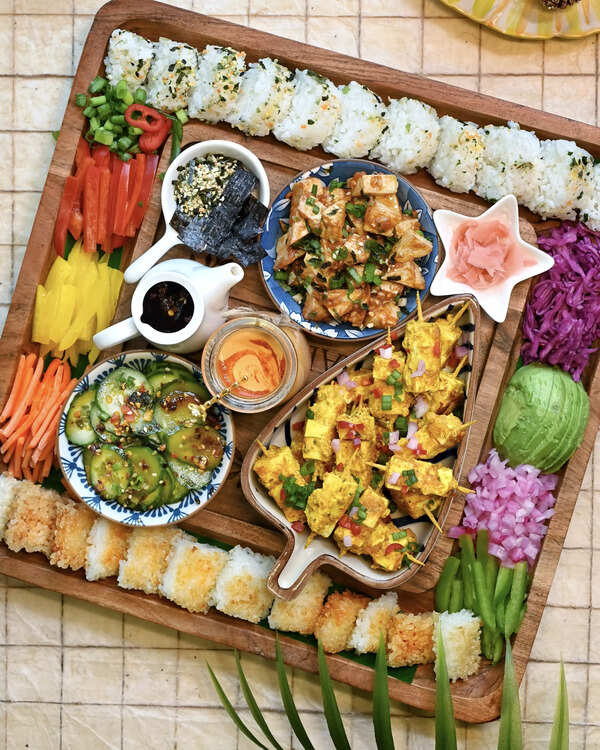 05-Sushi-Board