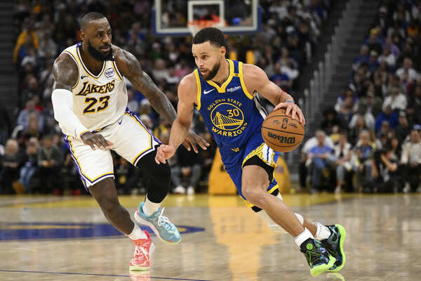 Lakers vs Warriors Credits: AP Photo/Eakin Howard