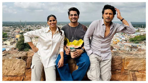 Gaurav with Sai Tamhankar and Rajeev Khandelwal during the shoot of The Secret of the Shiledars