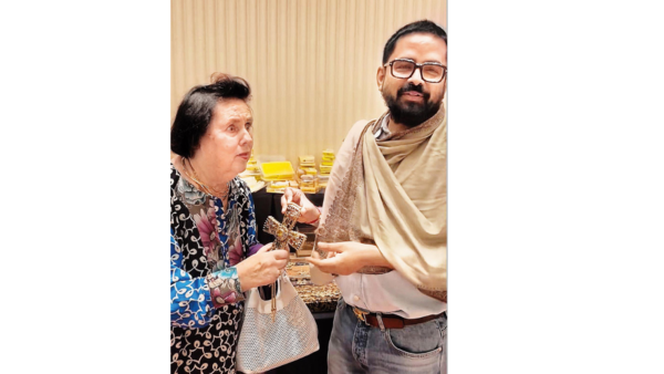 Suzy Menkes with Sabyasachi Mukherjee