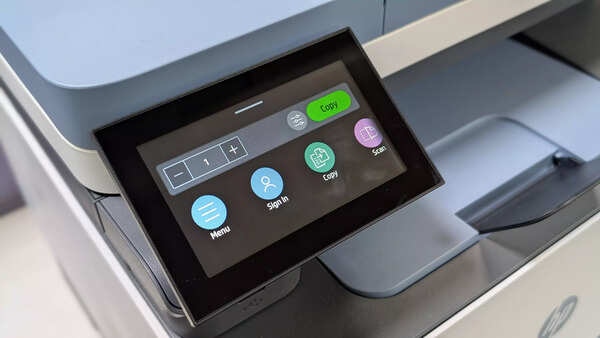HP Colour LaserJet Pro MFP 3303sdw printer's display