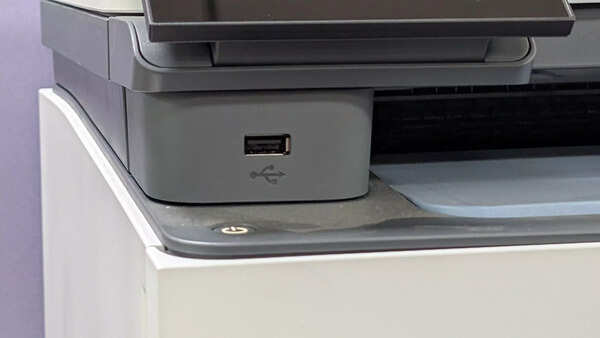 HP Colour LaserJet Pro MFP 3303sdw printer USB port
