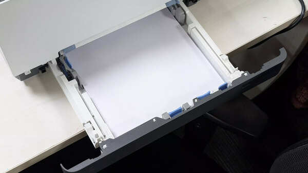 HP Colour LaserJet Pro MFP 3303sdw printer input tray