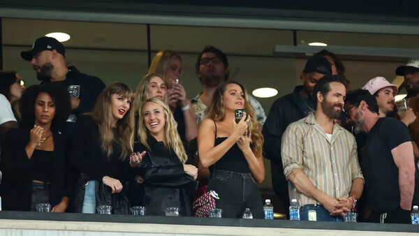 Taylor Swift (8)