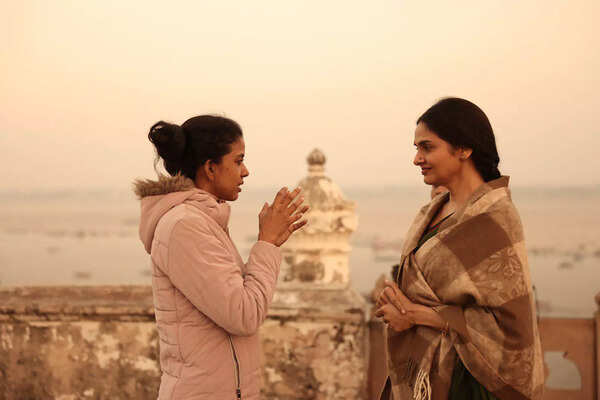 Madhoo and Varsha in Varanasi on the set of the film