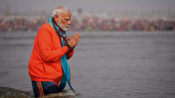 PM in Mahakumbh (Image: TOI)