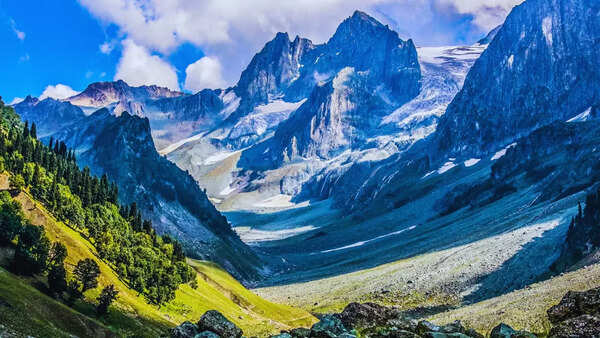 Thajiwas Glacier