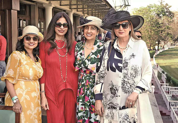 P1_SS_Srirupa Ghosh, Diya Jaiswa, Rima Sen Mortemart, Inu Bala - Copy