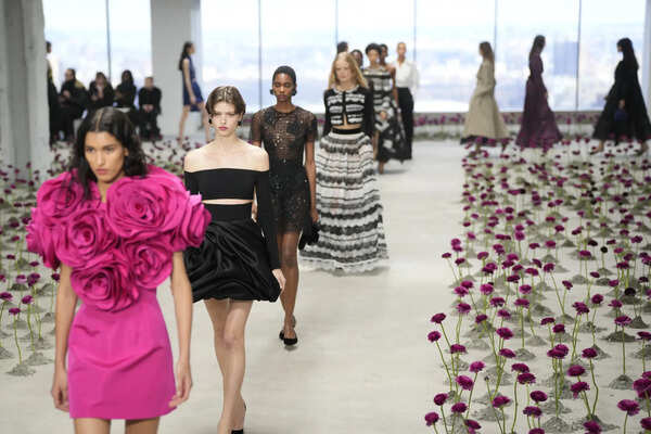 PHOTO COLLECTION: New York Fashion Week