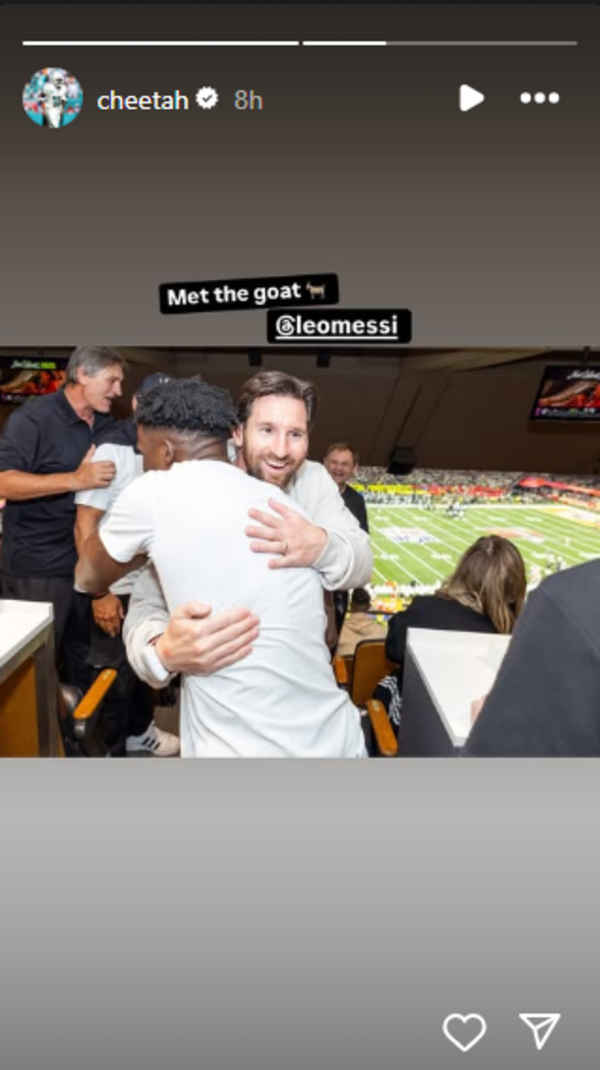 Lionel Messi: Tyreek Hill's Ultimate Fanboy Moment: Meets ...