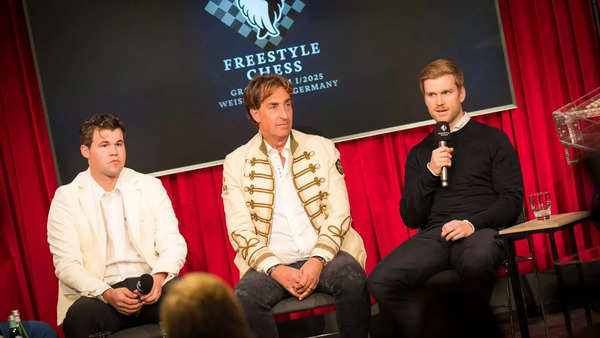 Magnus Carlsen, Jan Henric Buettner, and Thomas Harsch (Photo Credit: Freestyle Chess / Lennart Ootes)