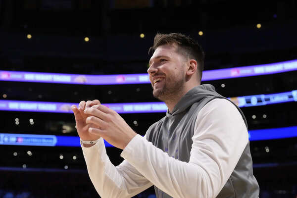 Luka Doncic makes his Lakers debut and quickly connects with LeBron James in a 132-113 win over Utah