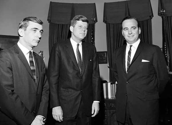 Rupert Murdoch (Right) with JFK (Wikimedia Commons)