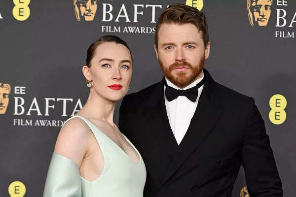 Saoirse-Ronan-Jack-Lowden-baftas-tout-021625-55e2cf8c1c504475ade19fa21f9a4e5c