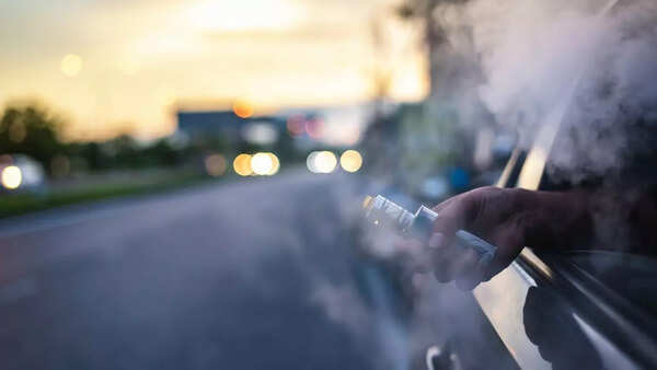 vaping in car