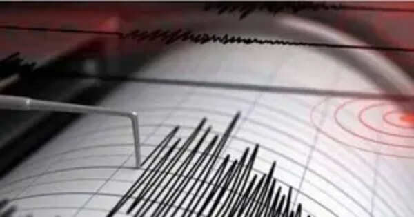 Strong earthquake tremors shake Delhi-NCR