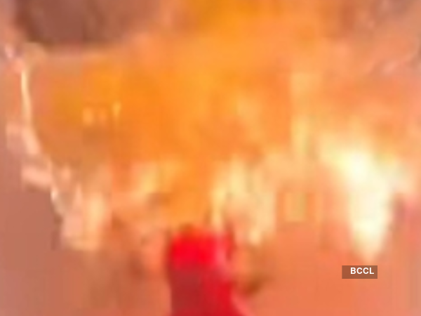 If you use hydrogen balloons for parties, know the danger! Woman suffers deadly burns at birthday: Watch video