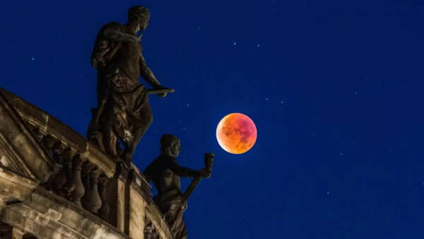 Blood moon (3)