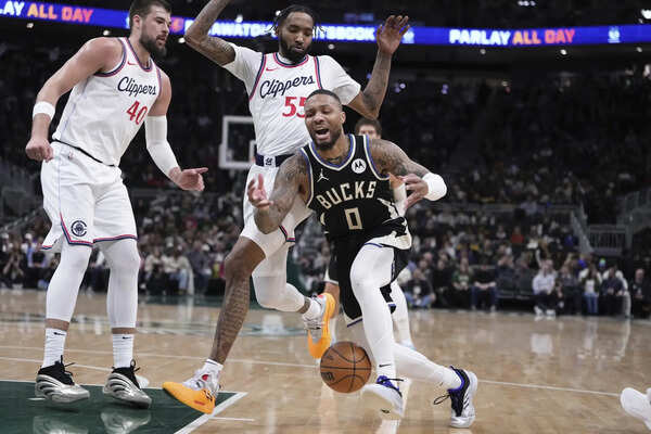 Lillard returns on minutes restriction for Bucks and Antetokounmpo also limited
