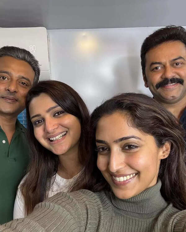 Reba with the crew of Dheeram