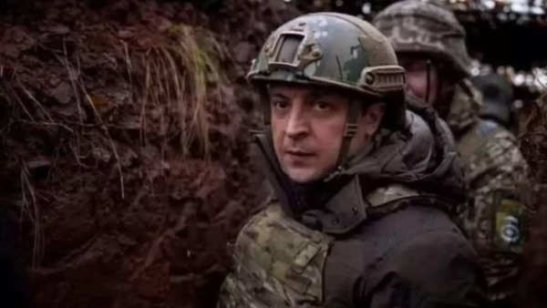 Zelenskyy in military outfit