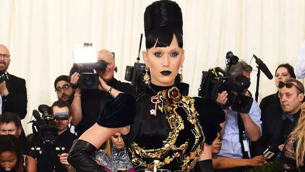 Bleached eyebrows (10)