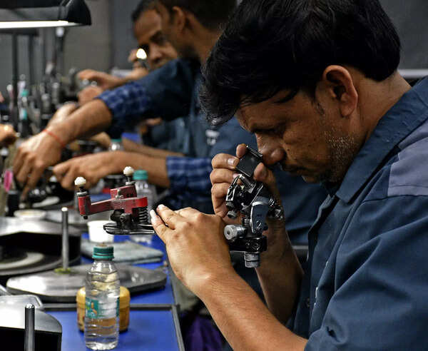 A diamond artisan at work