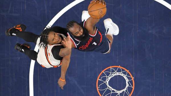 LA Clippers' James Hardenand Detroit Pistons forward Ausar Thompson