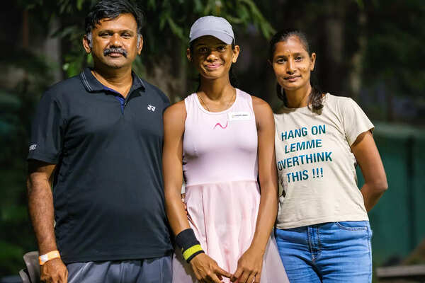 Maaya and her parents