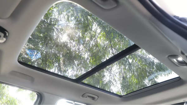 Kia Syros - Sunroof