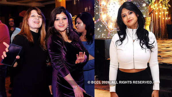 (L) Rajni Arora and Arti Agarwal (R) Purba Agarwal