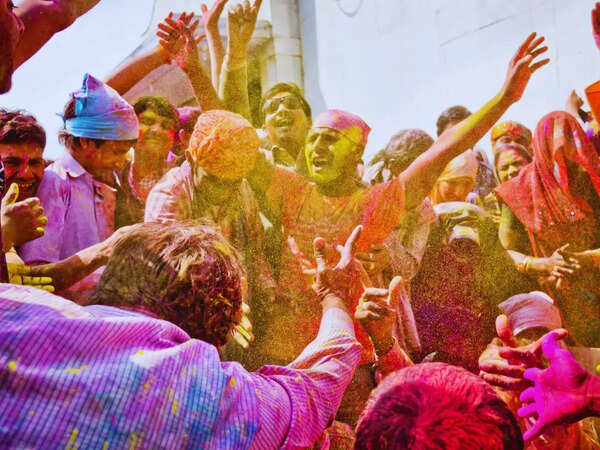 holi