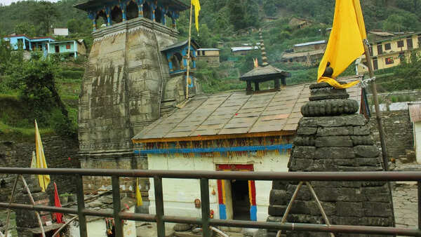 Triyuginarayan temple