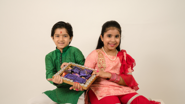 Holi bhai dooj (1)
