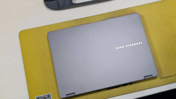 Asus Vivobook Flip 14 (2025) laptop comes with a metal chassis