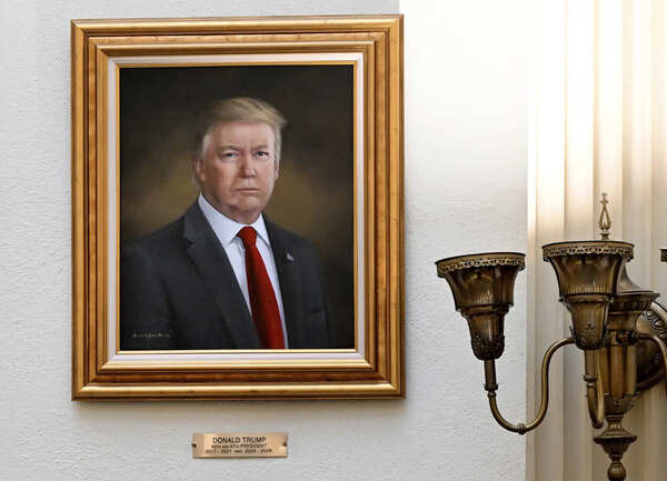 Um retrato do presidente Donald Trump está pendurado em uma parede na rotunda no terceiro andar do Colorado Capitol, segunda -feira, 24 de março de 2025, em Denver. (Helen H. Richardson/The Denver Post via AP) Um novo retrato de Trump para o Capitólio do Colorado pode levar tempo depois que um que ele não gostava foi removido