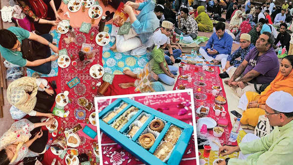 A glimpse of Zaika Ramzan Ka, an iftar walk led by Mujib Khan